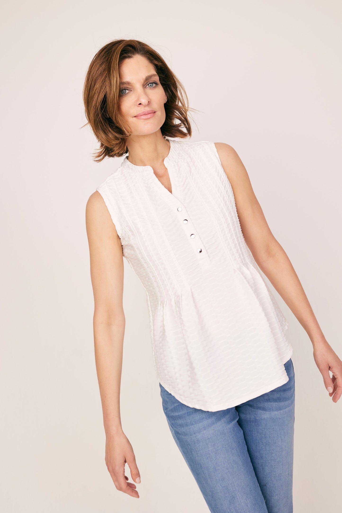 Roz & Ali Sleeveless Plain Popover