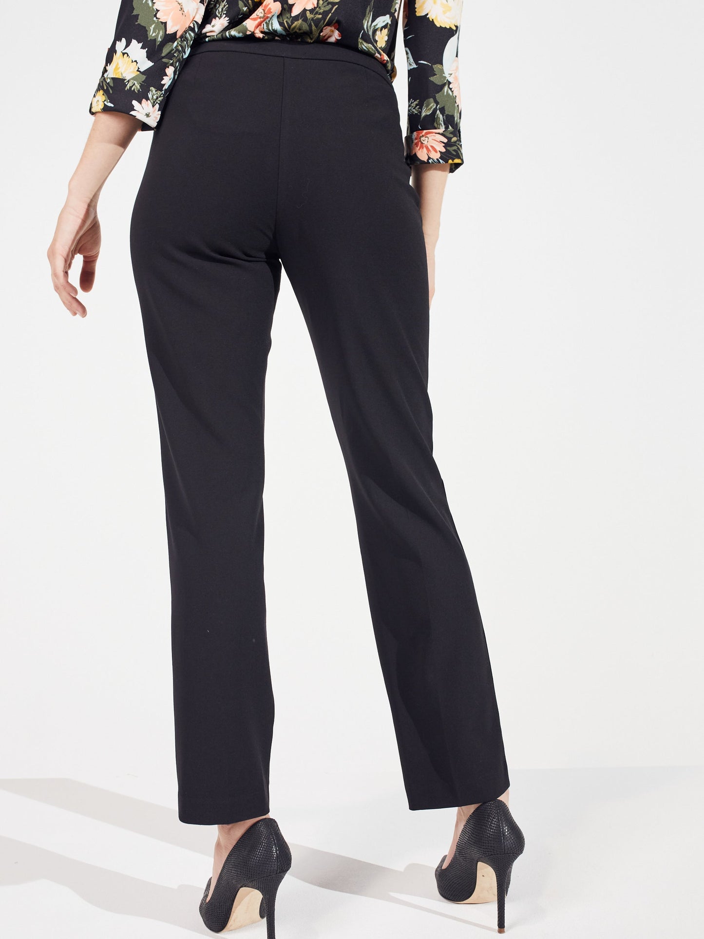 Pull On Tummy Control Pants With L Pockets -Short