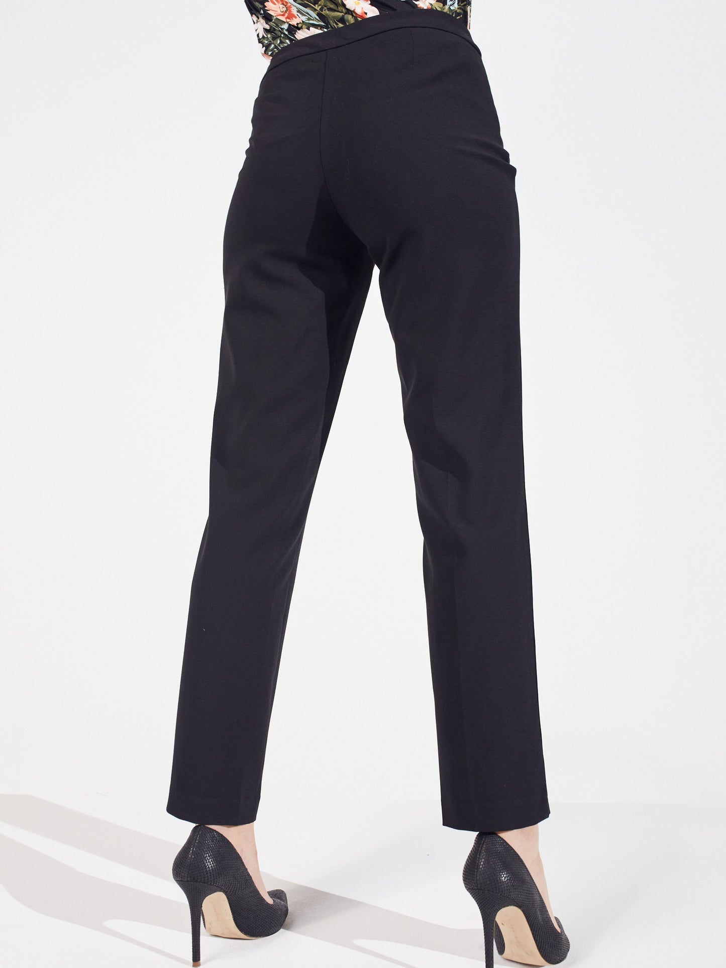 Pull On Tummy Control Pants With L Pockets -Short