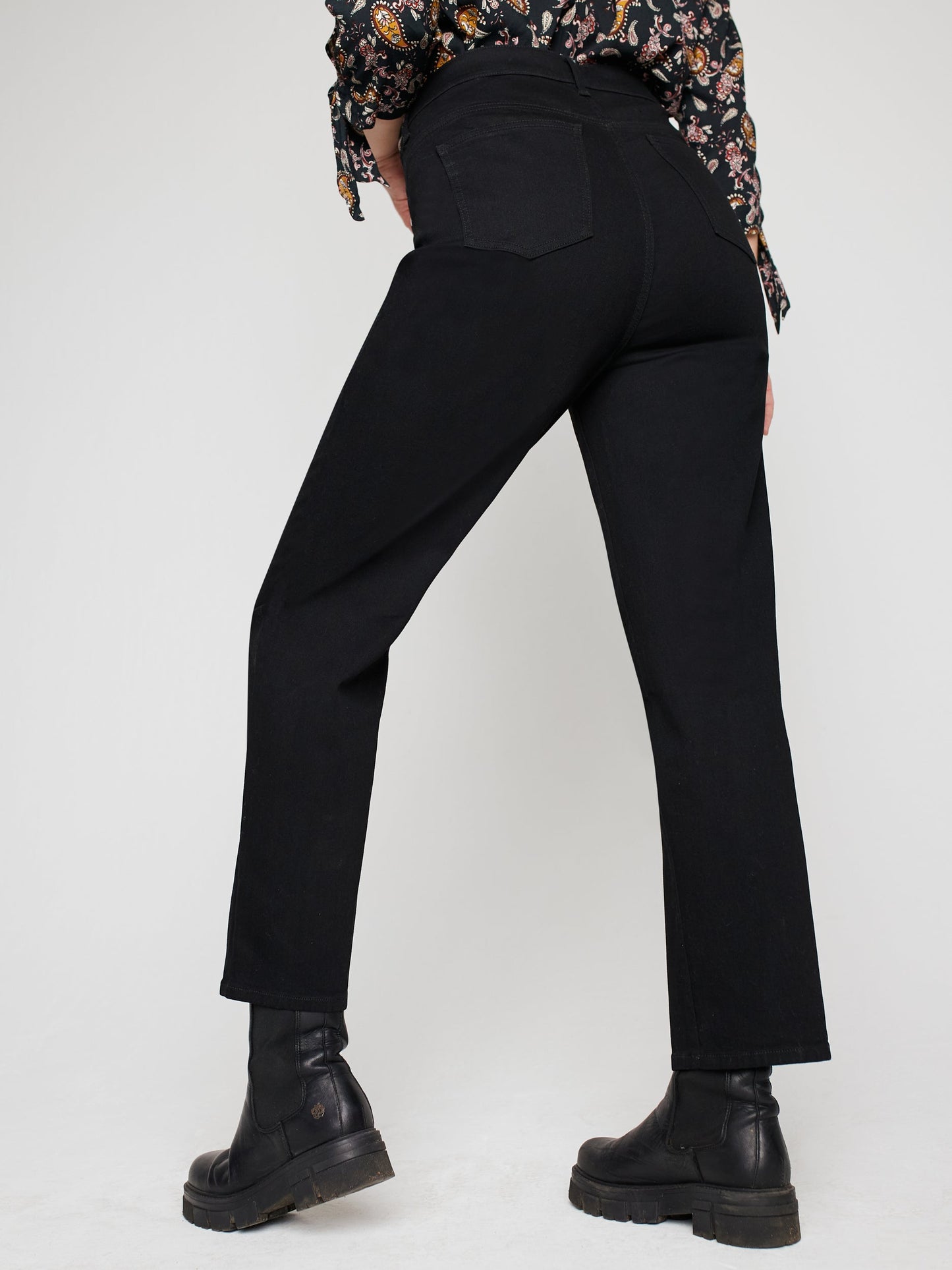 Westport Signature Black Straight Leg Jeans