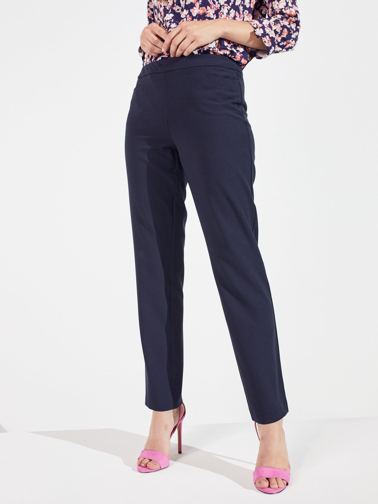 Pull On Tummy Control Pants With L Pockets -Short